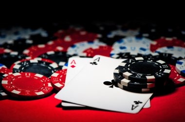 Live Sic Bo betting interface showing payout table and bet placement options